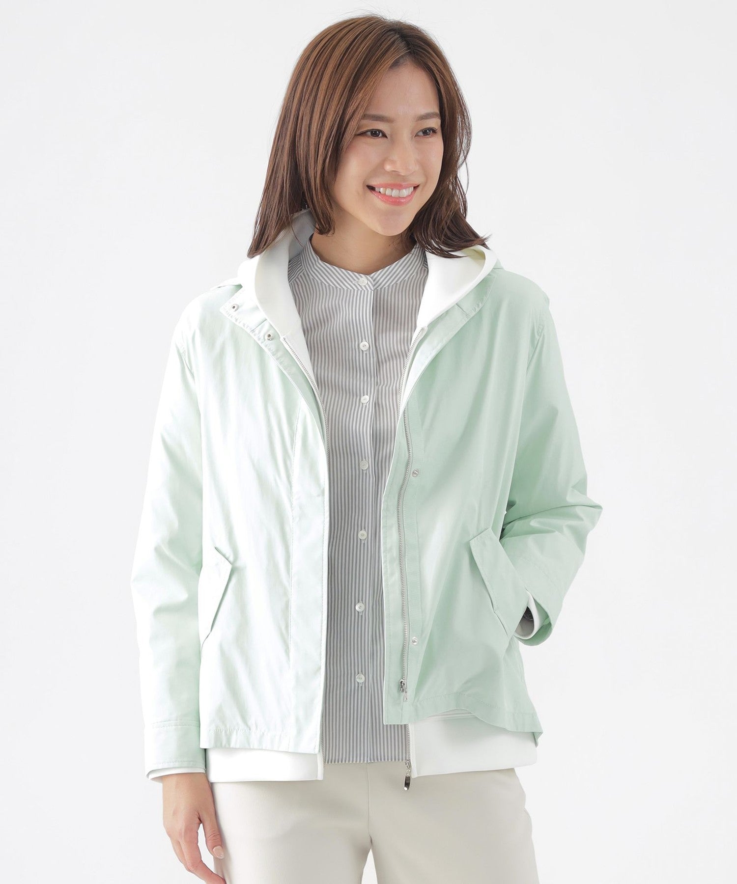 2212-U3A0551570__,70,